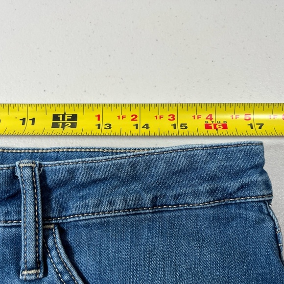 Lee Ryder Women’s Classic midrise Blue Jean Shorts, size 16M - Picture 13 of 13